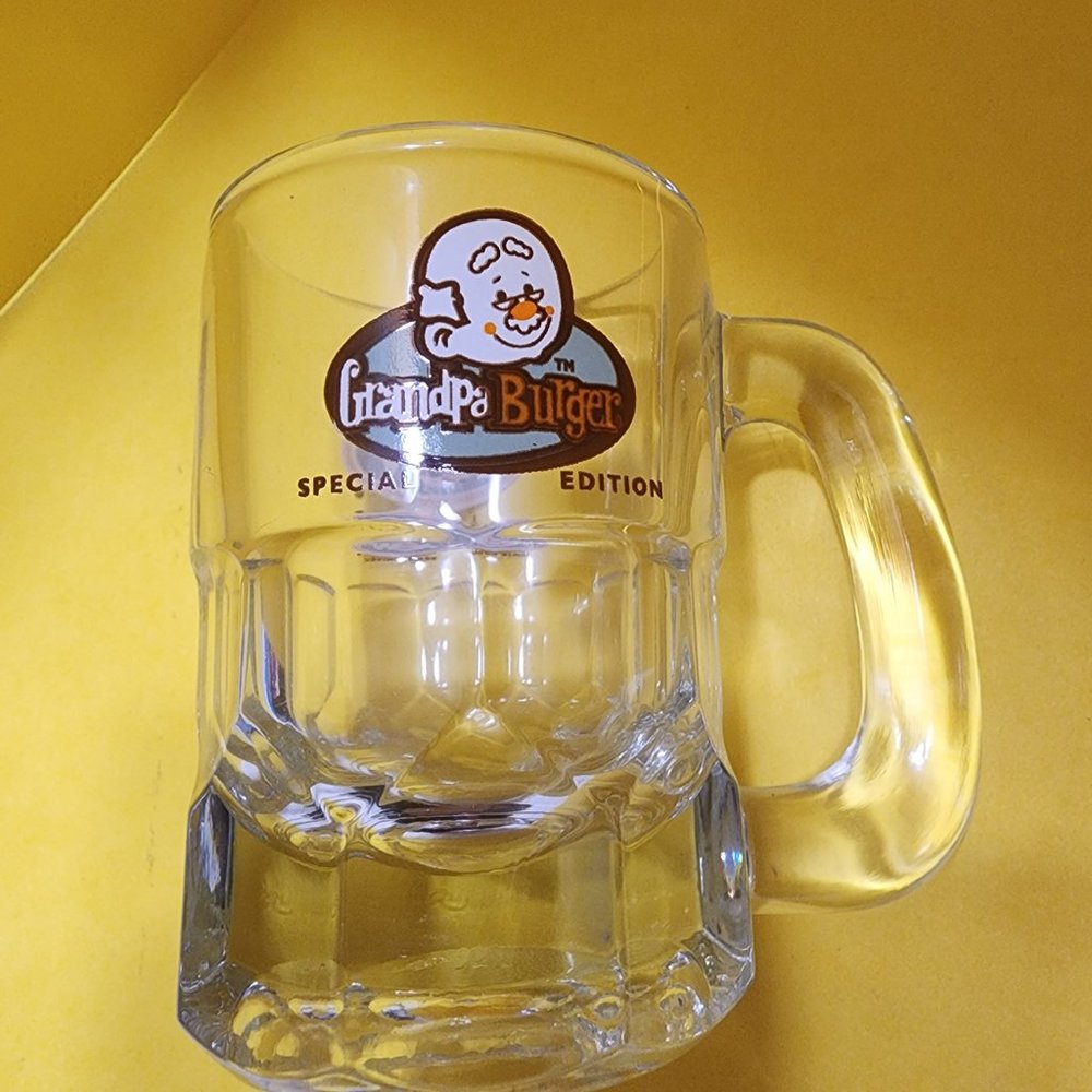 Set of 2 Vintage A&W ROOT BEER  Papa Burger MINI MUG SHOT GLASS 3.25"  No chips